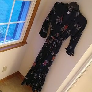 Selfie Leslie navy floral dress